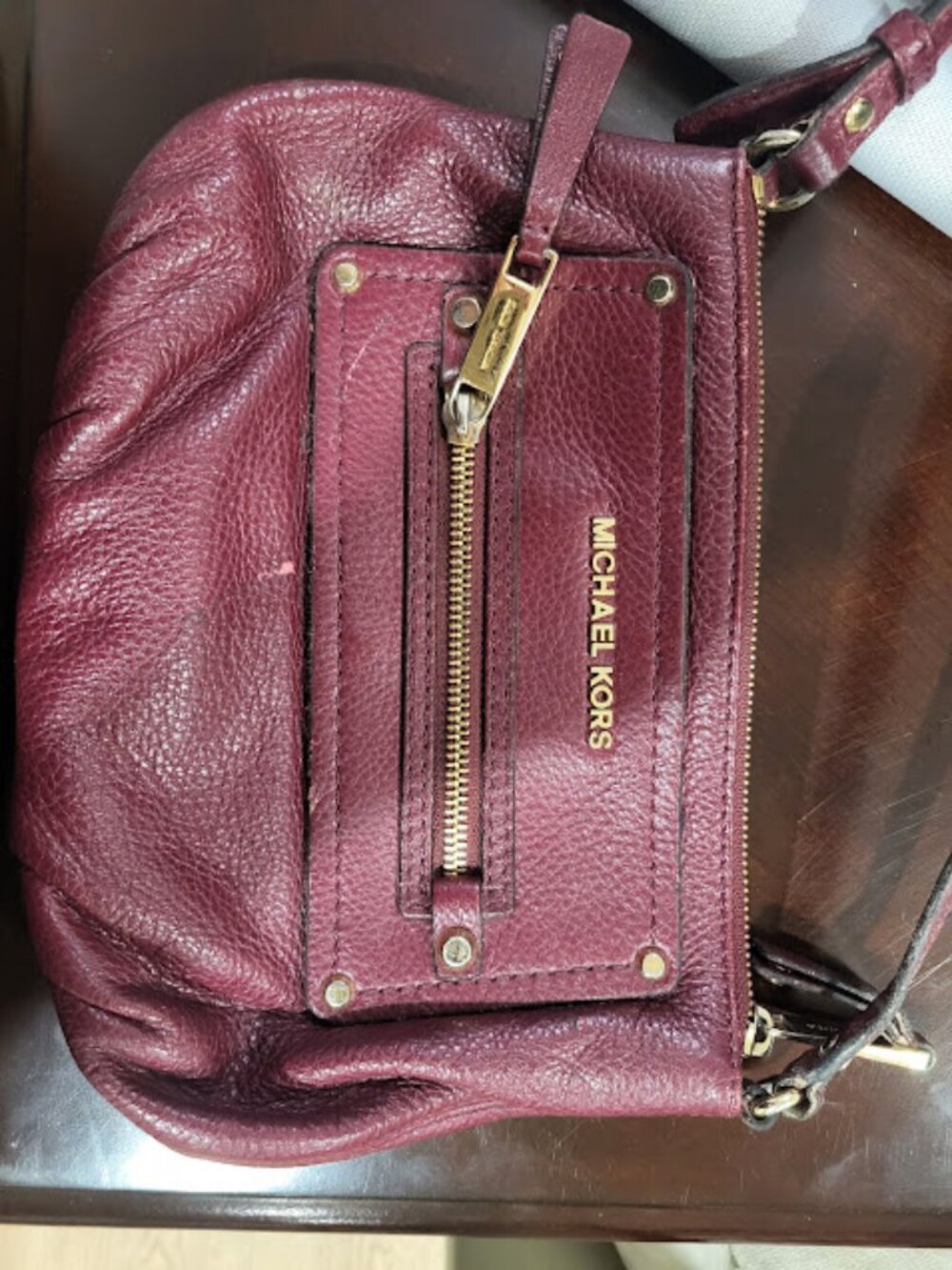 MICHAEL KORS MAROON LEATHER CROSSBODY BAG
